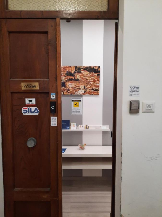 "7 Sorelle B&B" Camere In Pieno Centro Citta Con Bagno Privato, Free High Speed Wi-Fi, Netflix Cosenza Exterior photo